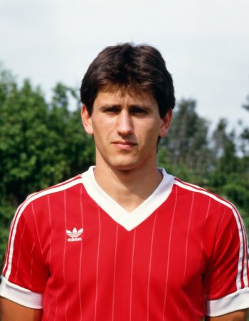 Любомир Любенов